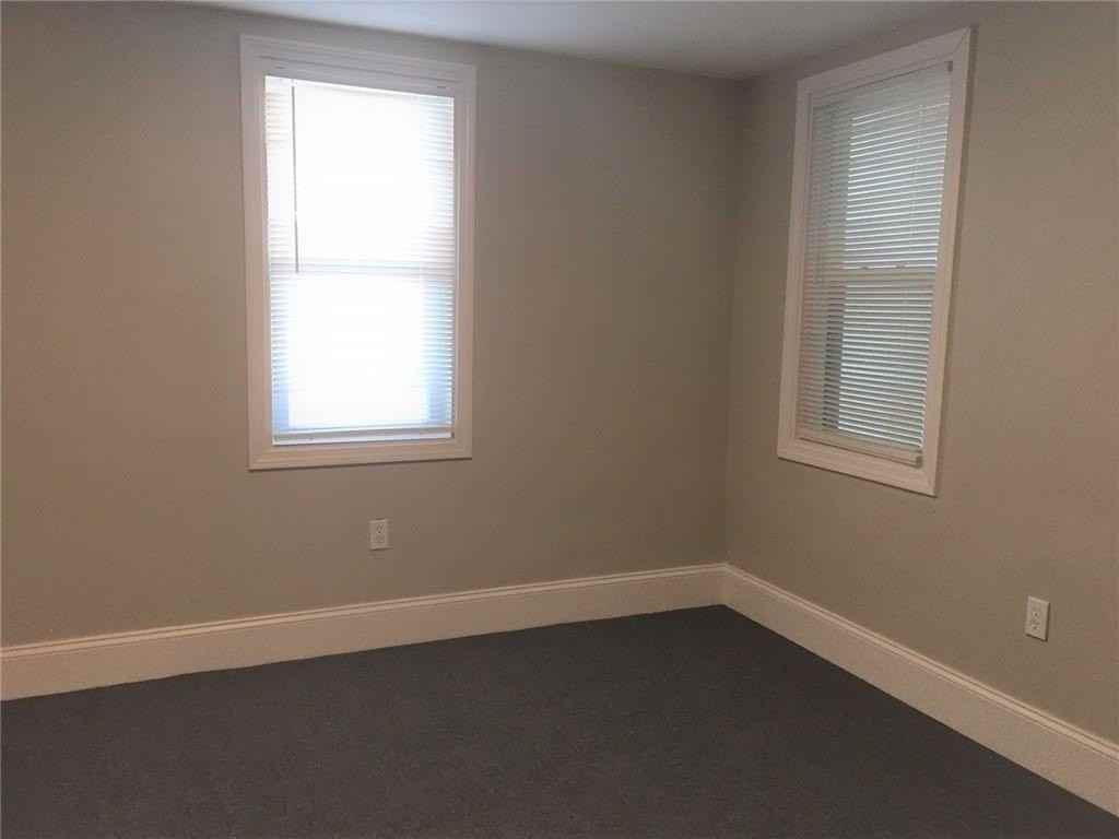 217 State St #1R - Photo 5 of 9
