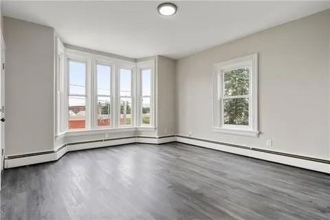 132 Railroad St - Photo 5 of 18