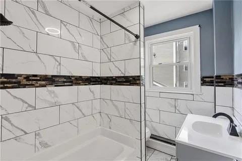 132 Railroad St - Photo 7 of 18