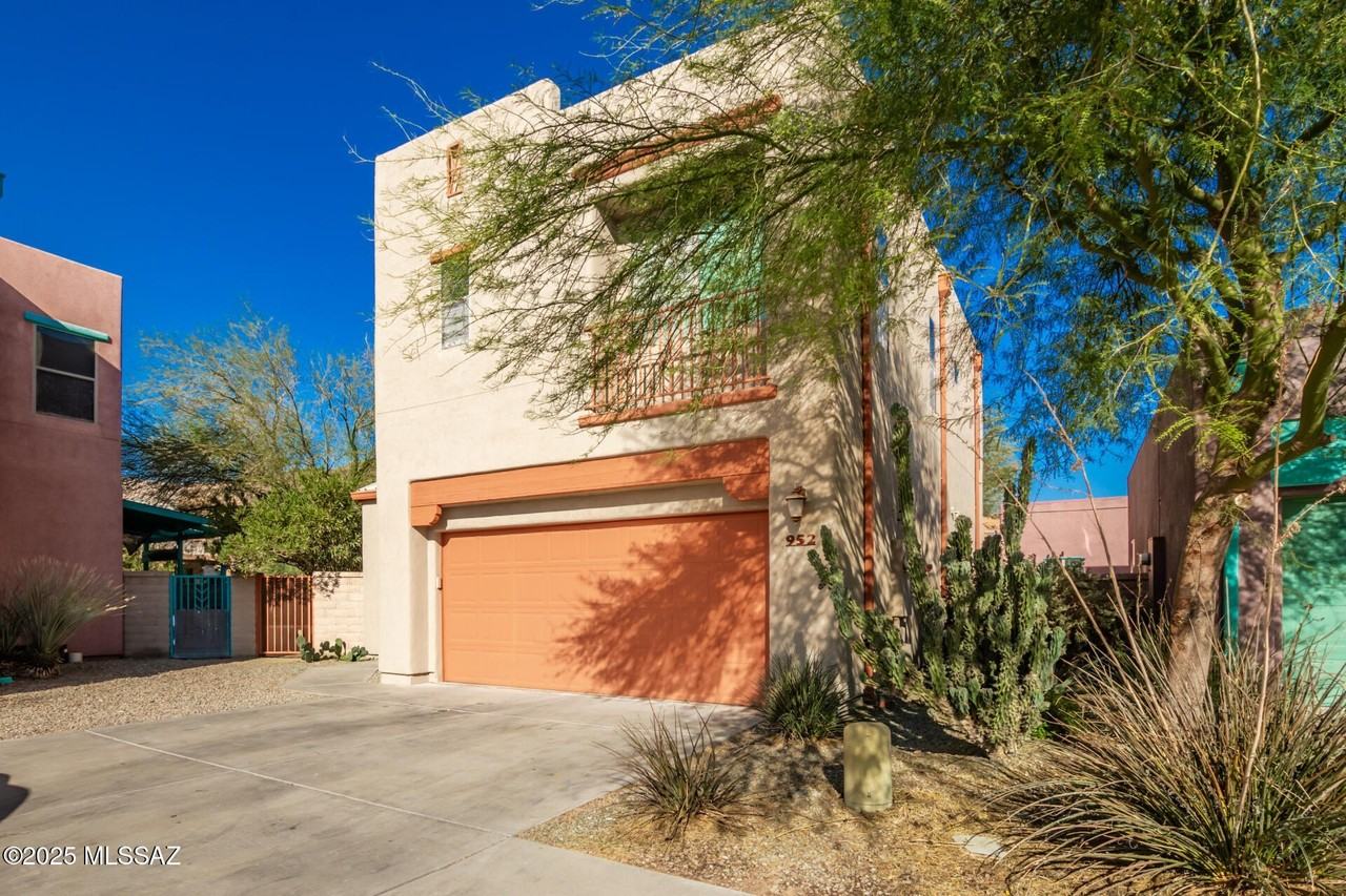 952 W Calle Estrella De Noche - Photo 3 of 24