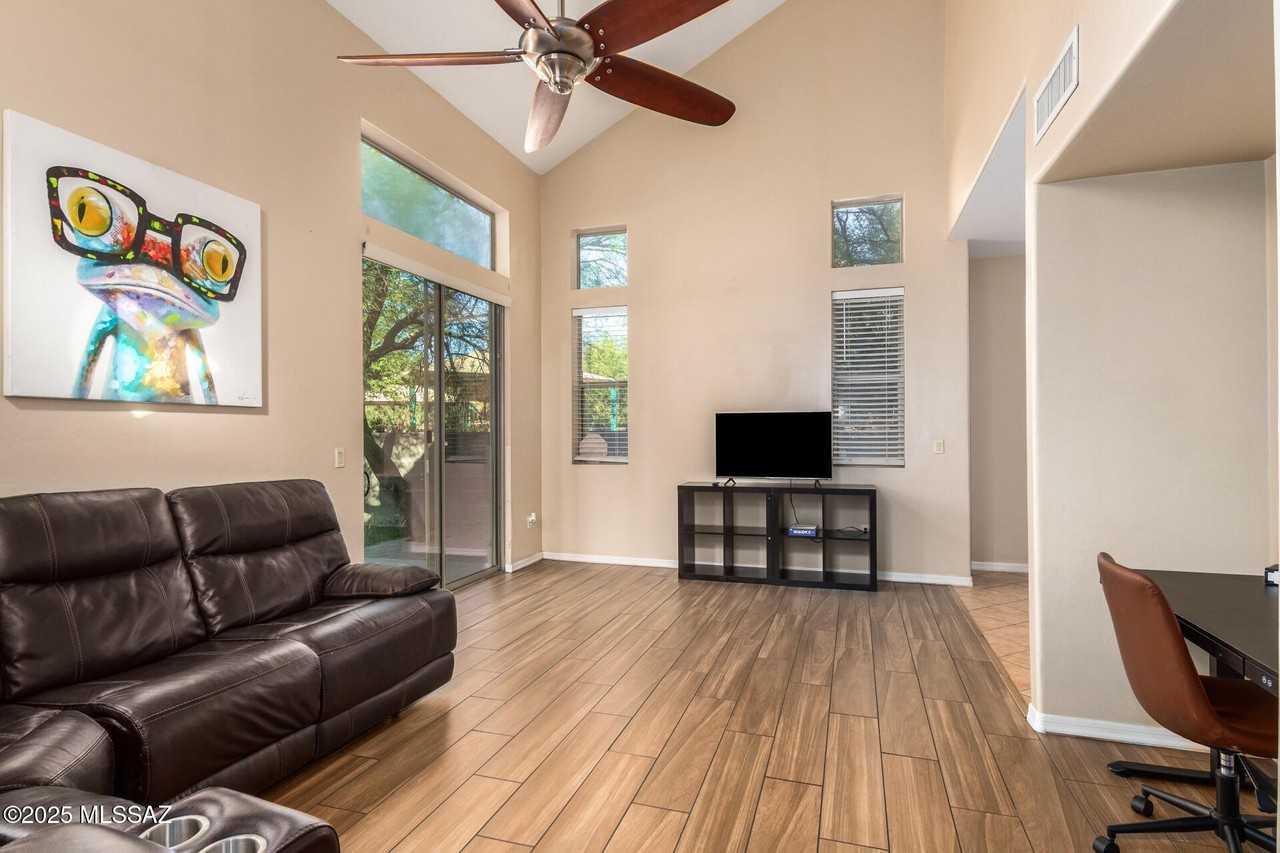 952 W Calle Estrella De Noche - Photo 4 of 24