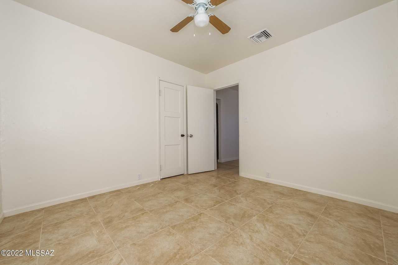 2631 N Fontana Ave #1 - Photo 7 of 11