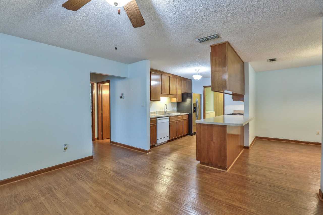 1609 Willow Bend Way #A - Photo 3 of 36