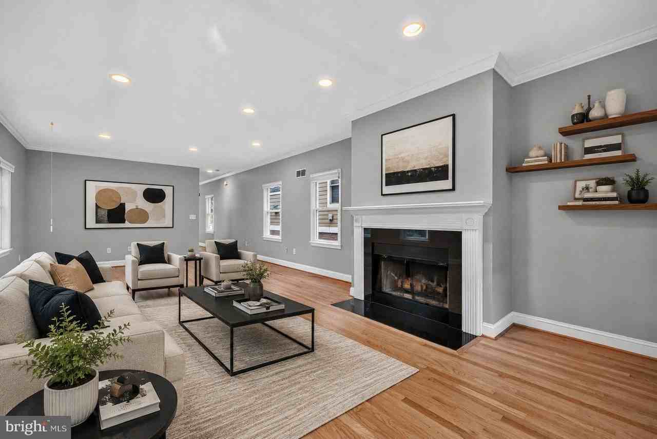 5038 Sherier Pl Nw - Photo 6 of 42