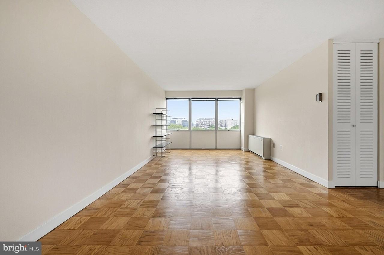 1301 Delaware Ave Sw #812 - Photo 6 of 50