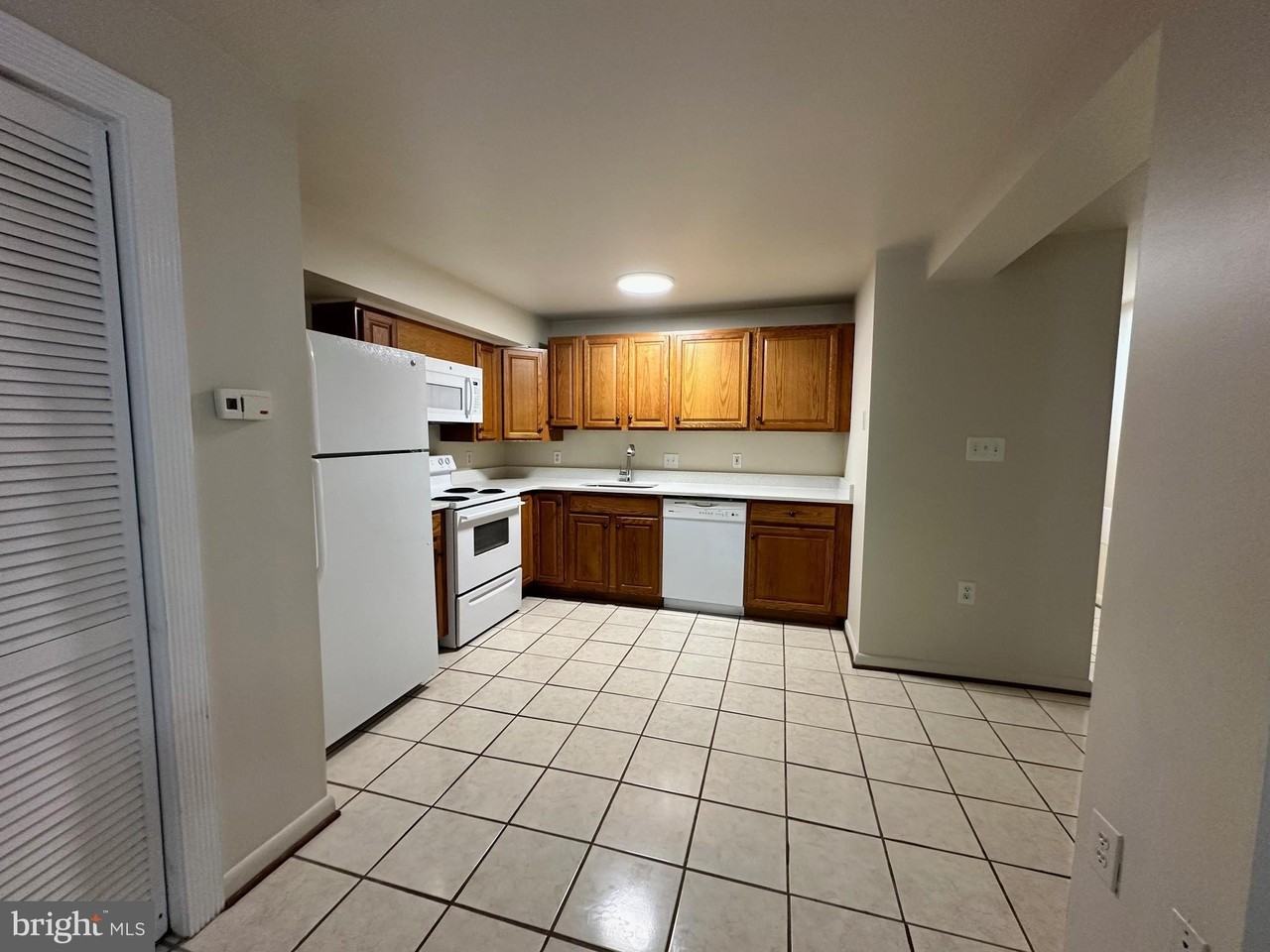 204 16th St Se #B - Photo 4 of 13