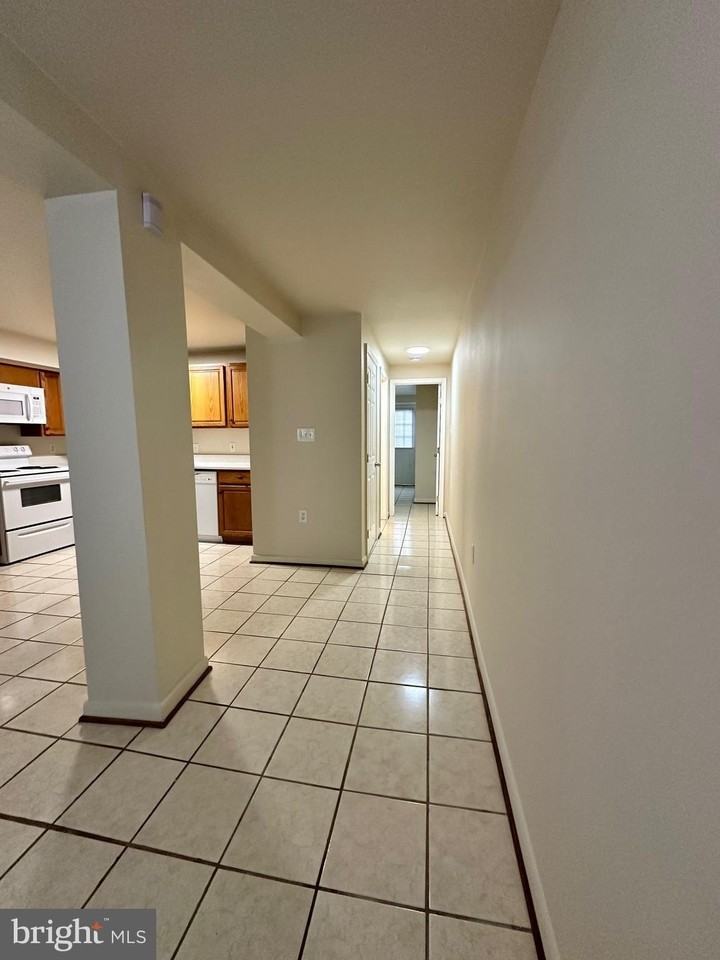 204 16th St Se #B - Photo 6 of 13