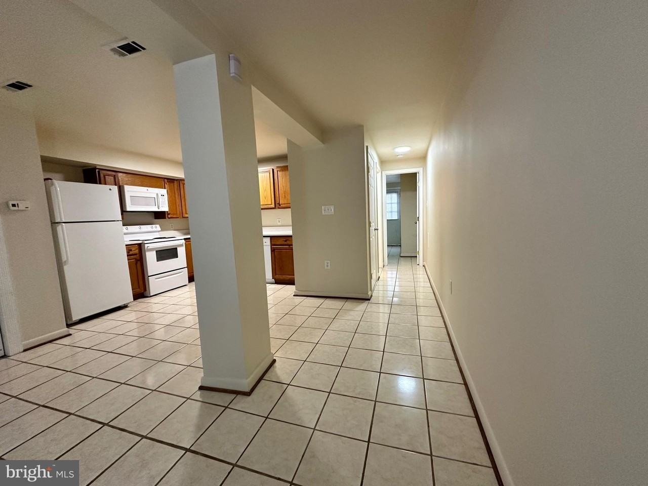 204 16th St Se #B - Photo 7 of 13
