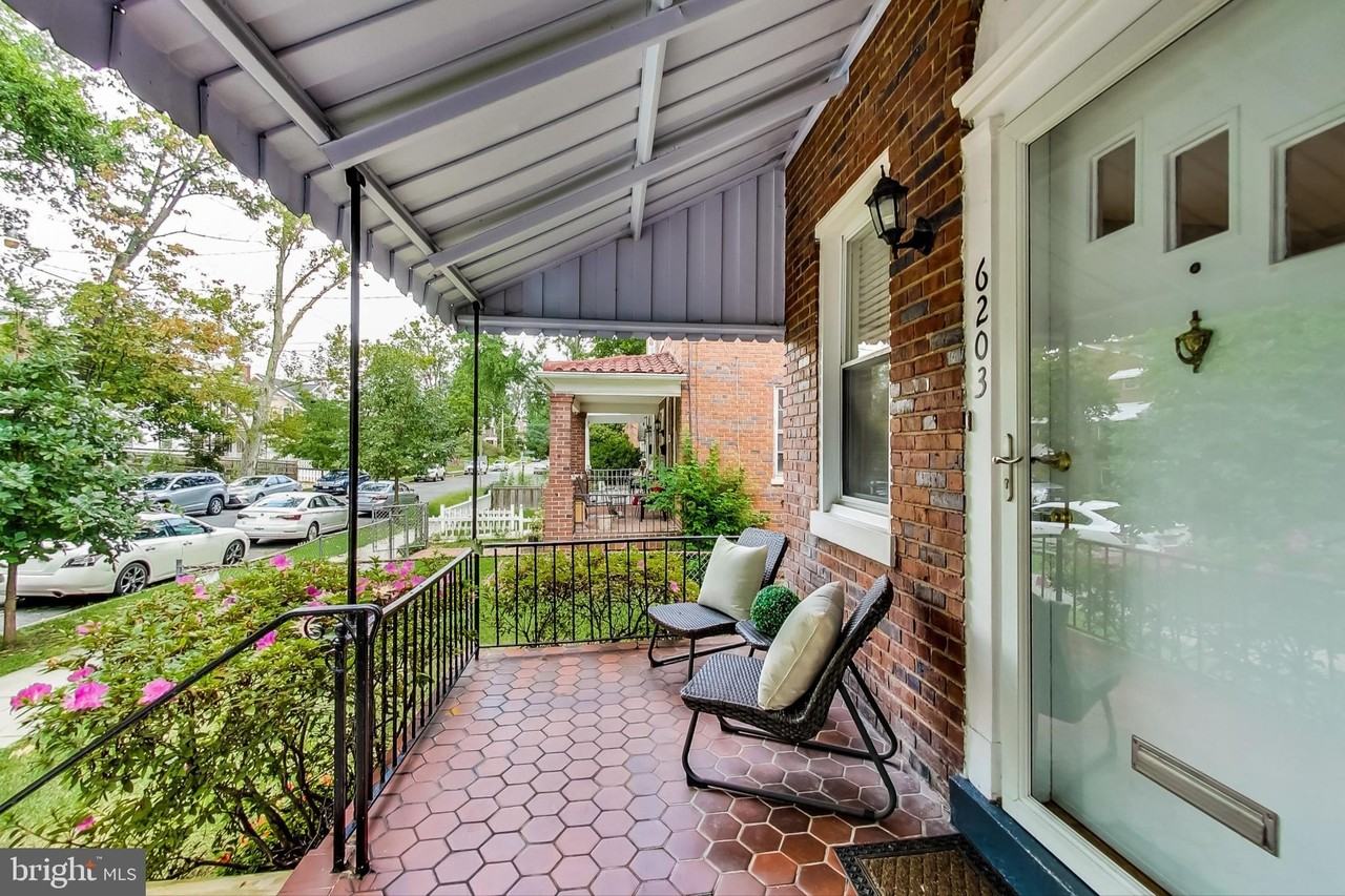 6203 8th St Nw - Photo 4 of 44