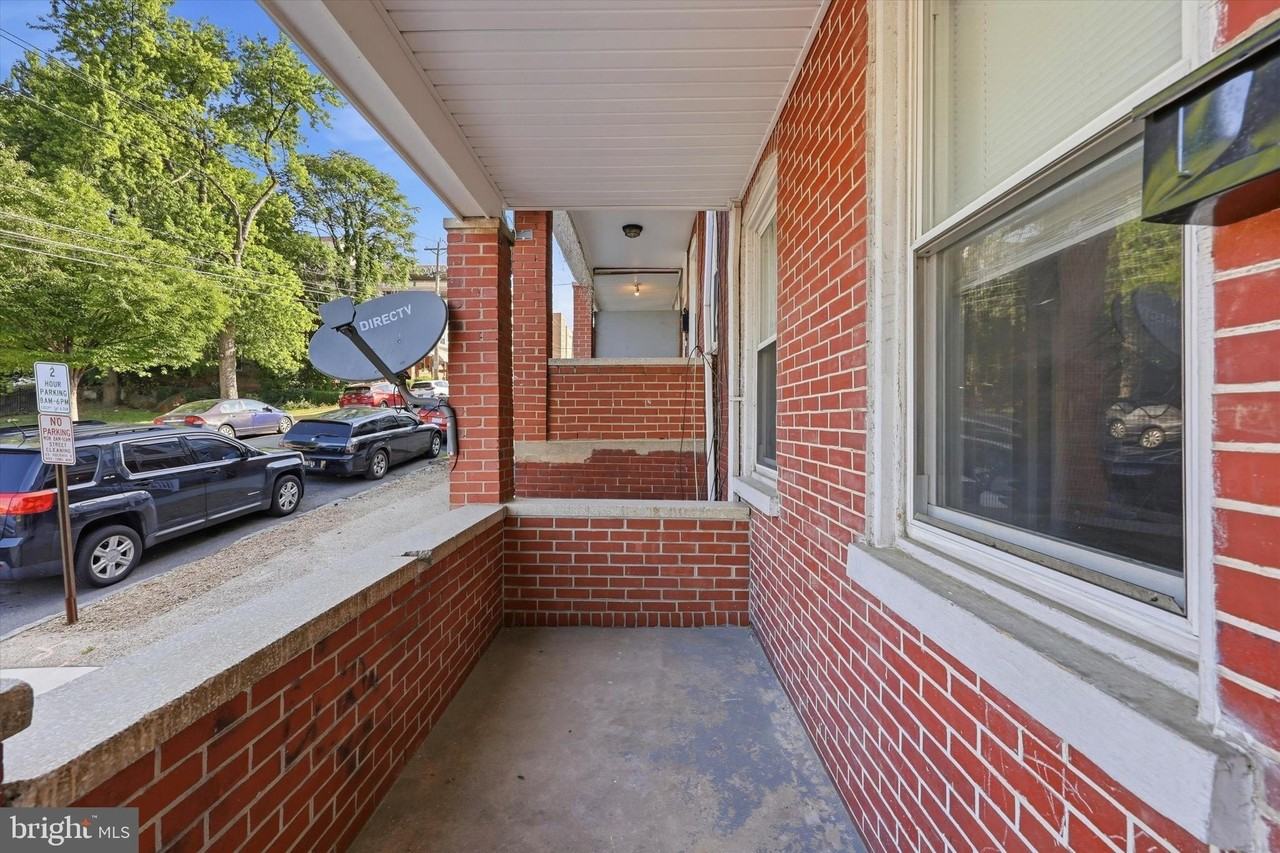 502 N Clayton St - Photo 2 of 14