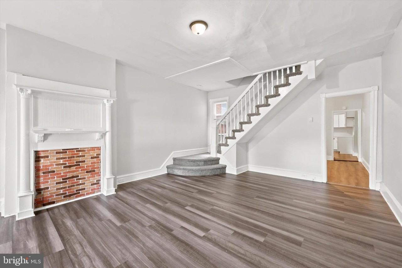 502 N Clayton St - Photo 3 of 14