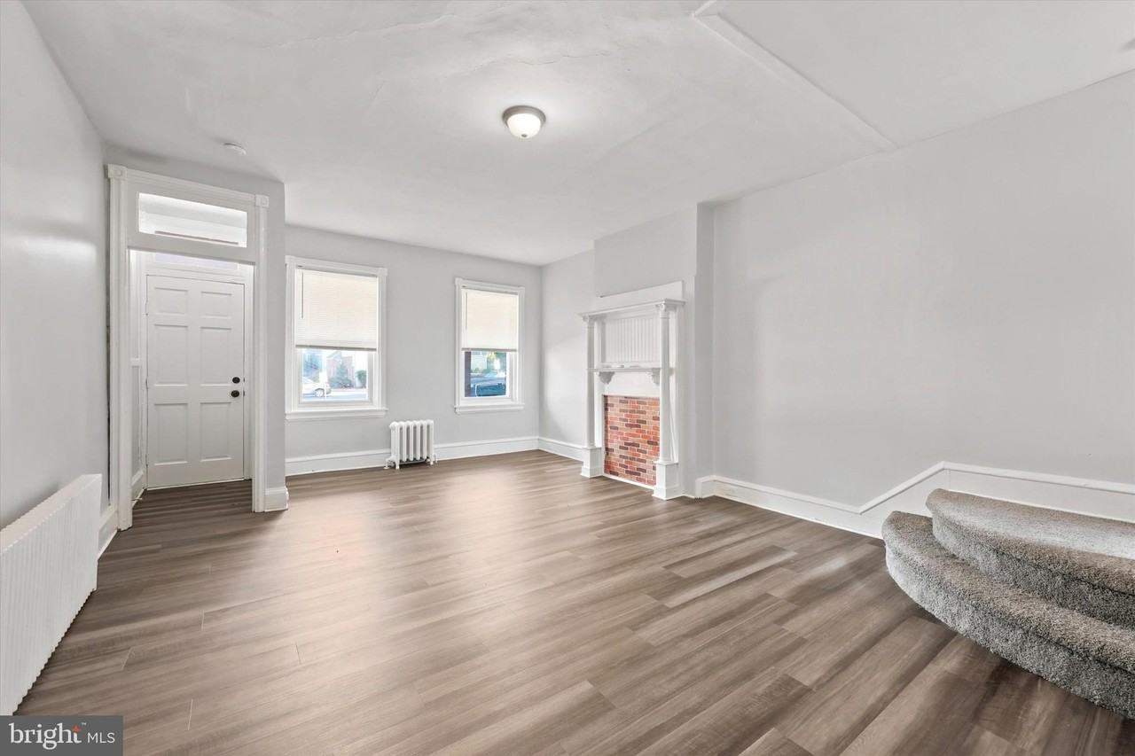502 N Clayton St - Photo 4 of 14