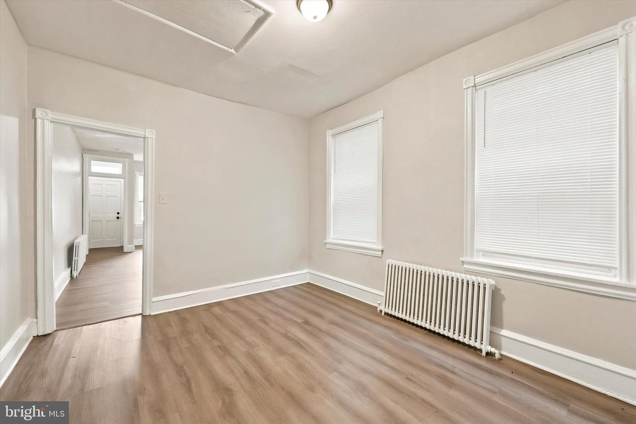 502 N Clayton St - Photo 5 of 14