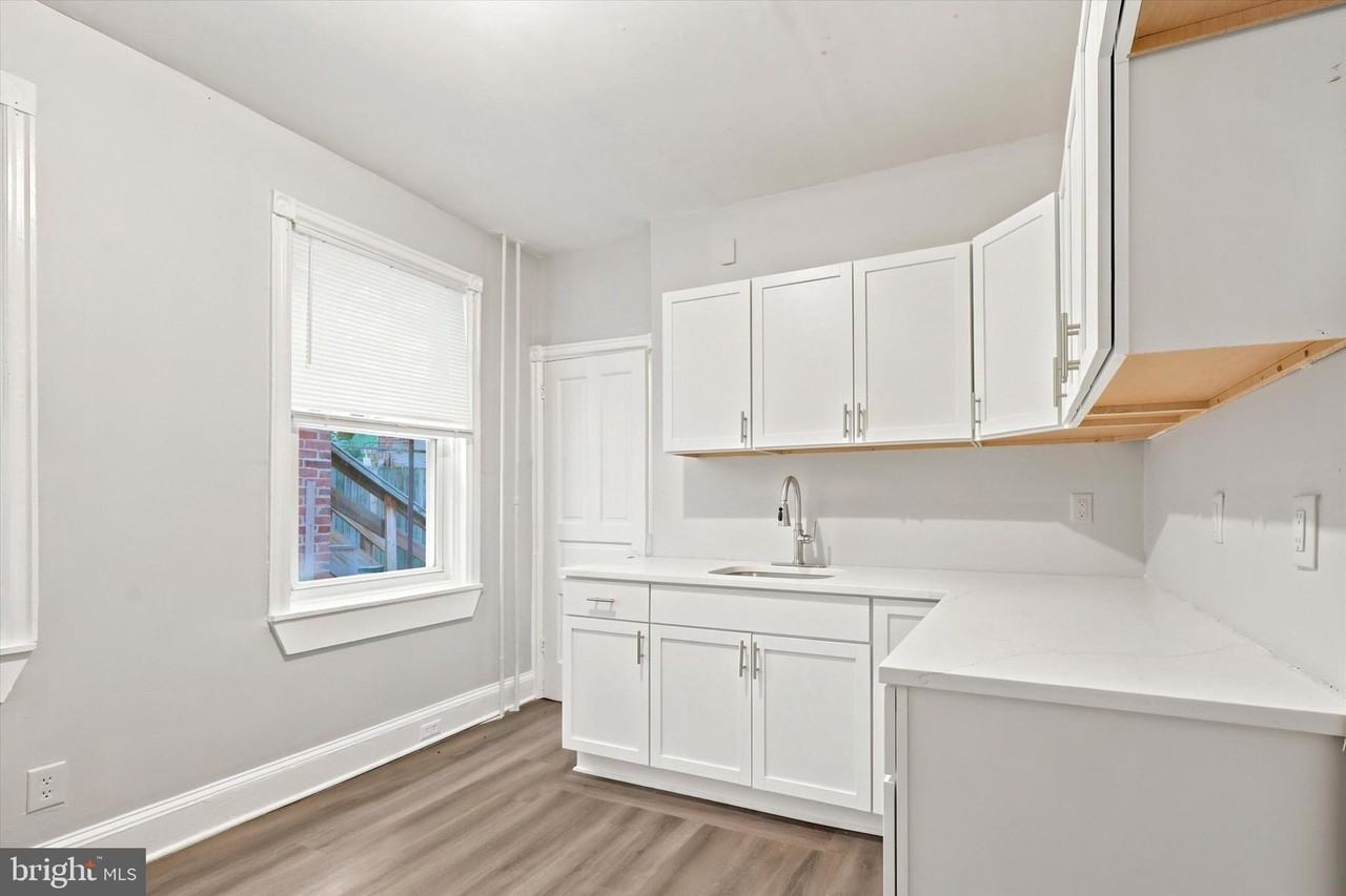 502 N Clayton St - Photo 6 of 14