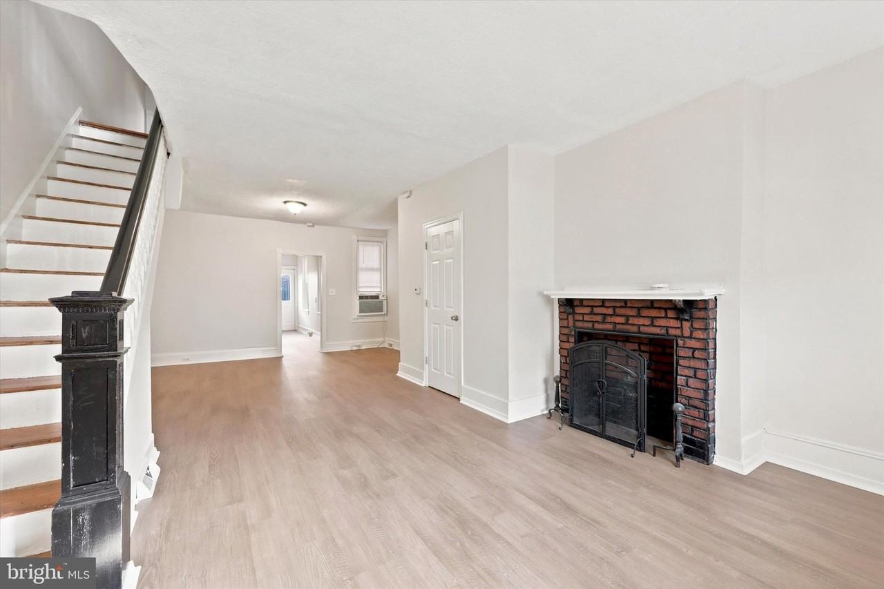 529 N Clayton St - Photo 3 of 15