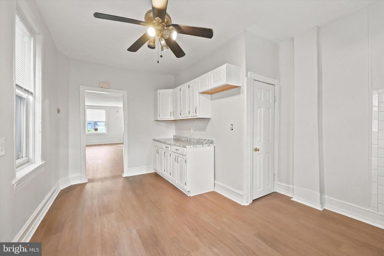 529 N Clayton St - Photo 7 of 15