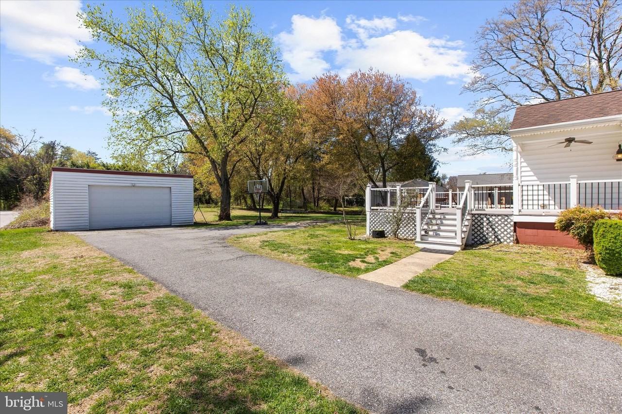 161 Margate Dr - Photo 3 of 50