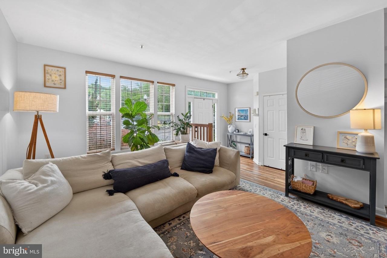 149 Quiet Waters Pl - Photo 5 of 50