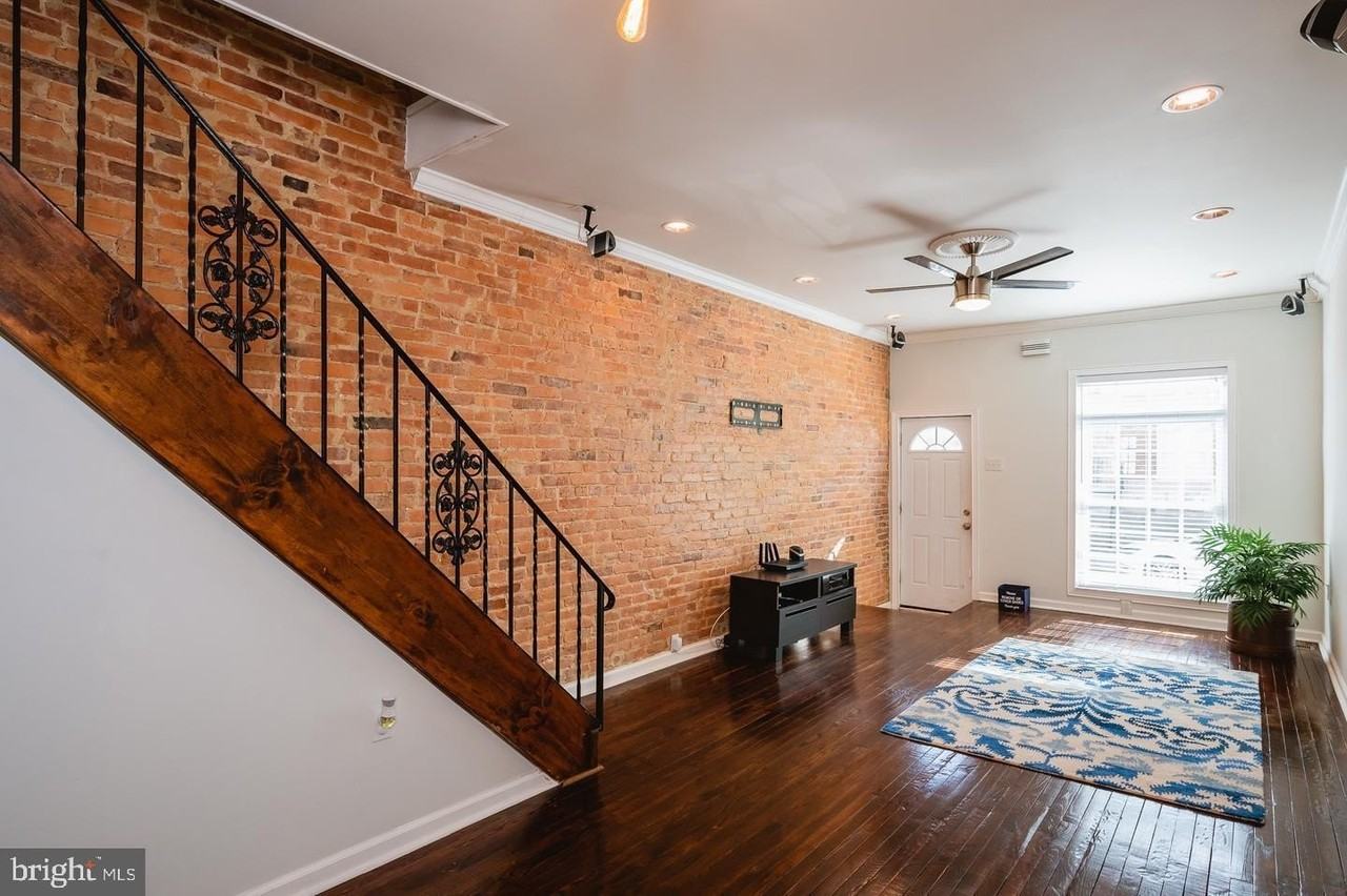618 S Newkirk St - Photo 4 of 27