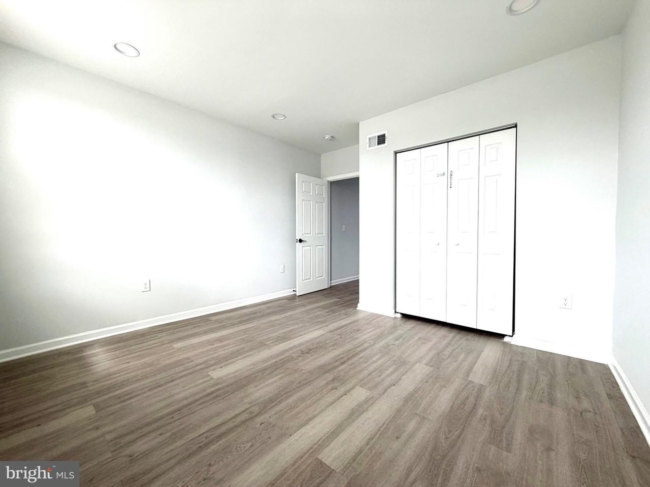 608 Oldham St - Photo 5 of 11