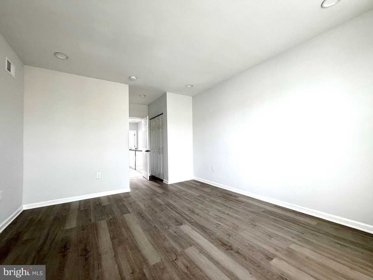608 Oldham St - Photo 7 of 11
