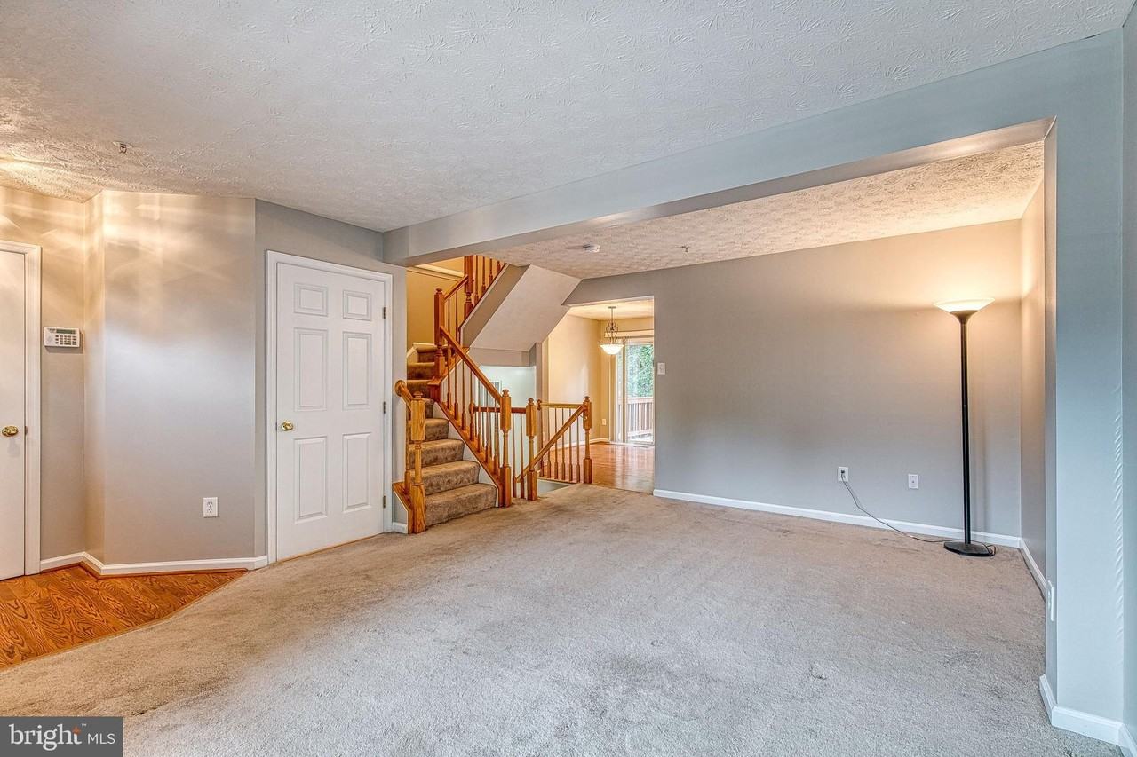 27 Silver Birch Ct - Photo 3 of 23