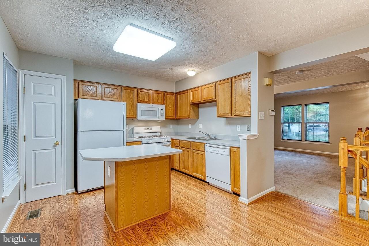 27 Silver Birch Ct - Photo 7 of 23