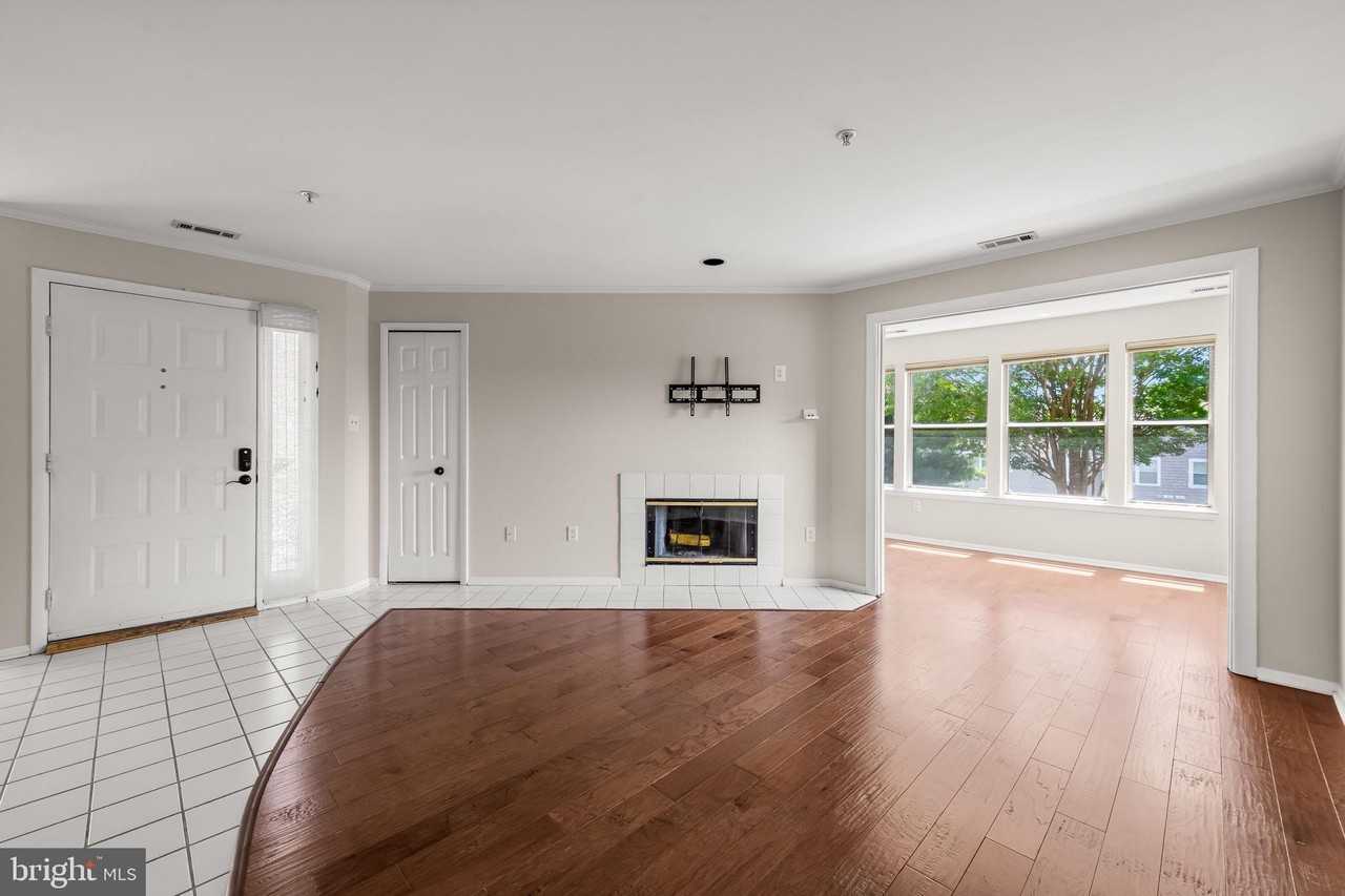 7648 Stony Creek Ln - Photo 6 of 27
