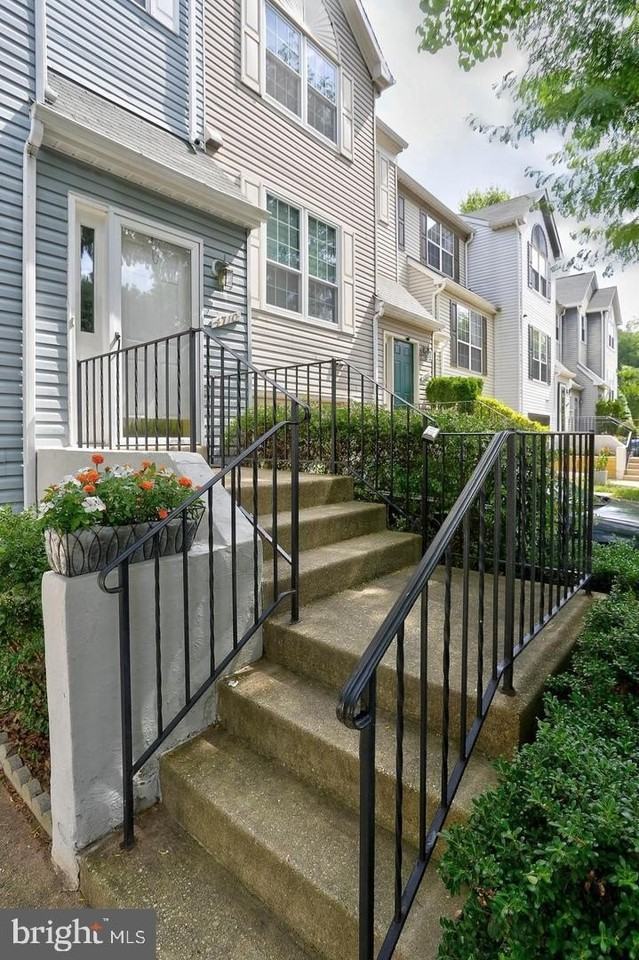 4710 Leyden Way - Photo 2 of 20