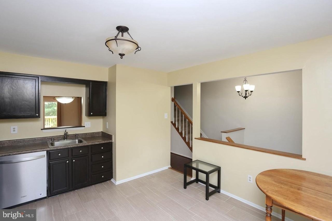 4710 Leyden Way - Photo 3 of 20