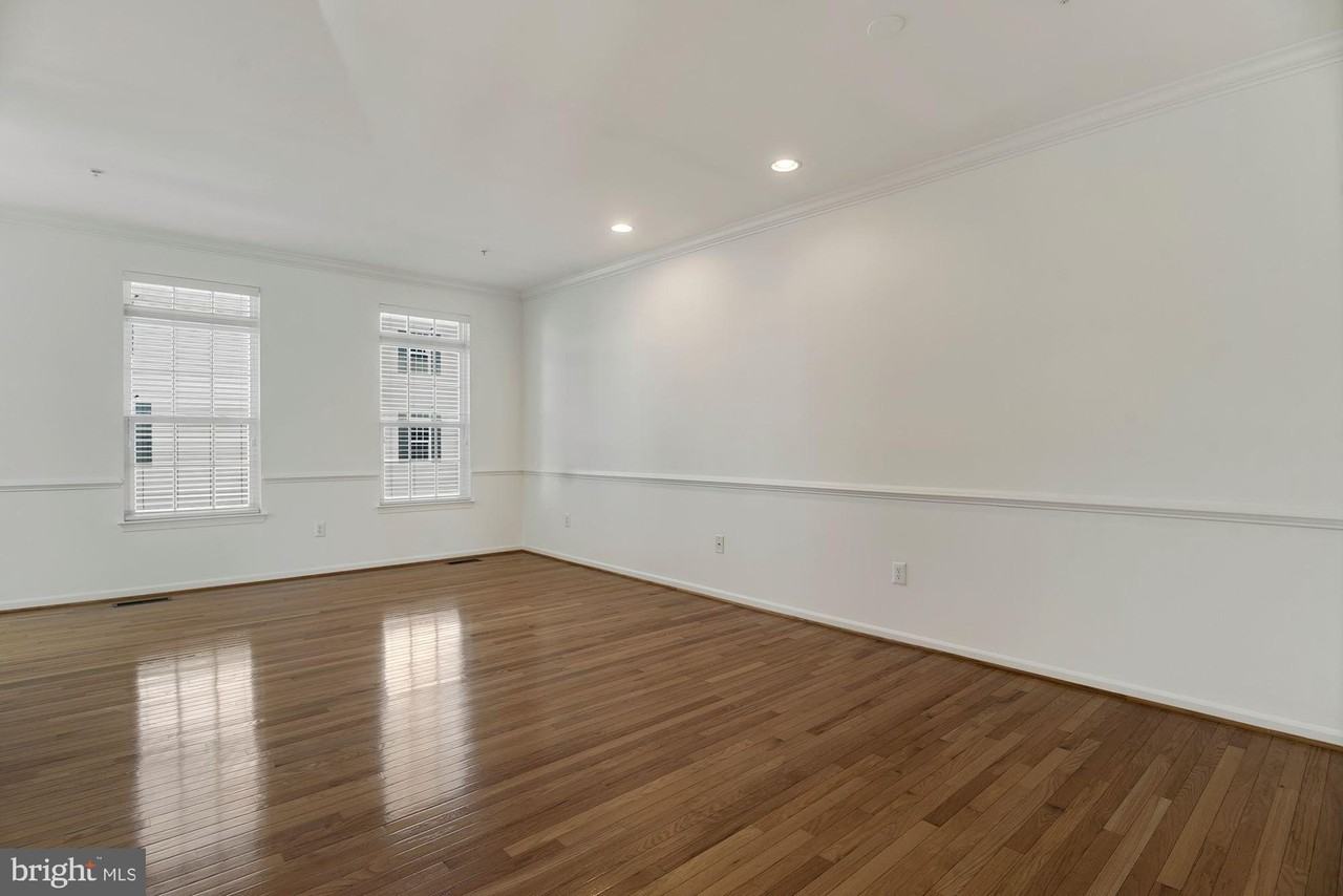 4801 Portsmouth Rd #17 - Photo 5 of 33