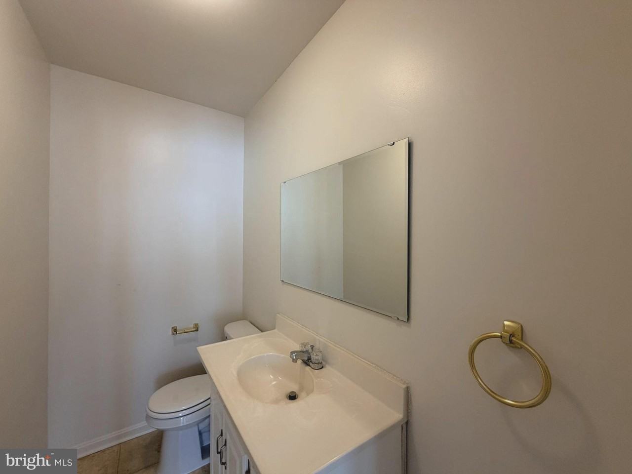 8906 Mallard Ct - Photo 6 of 13