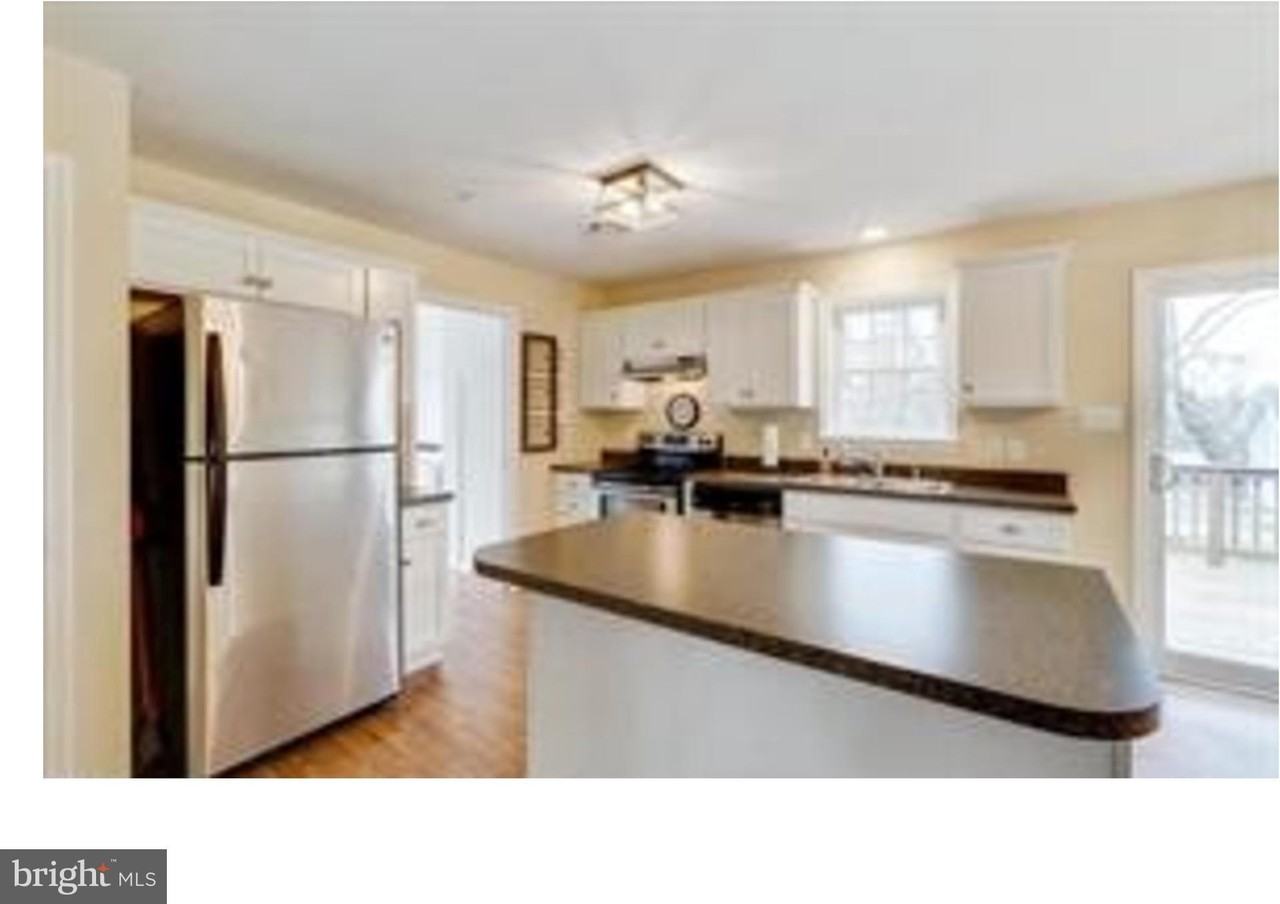8890 Fairlee Rd - Photo 6 of 6