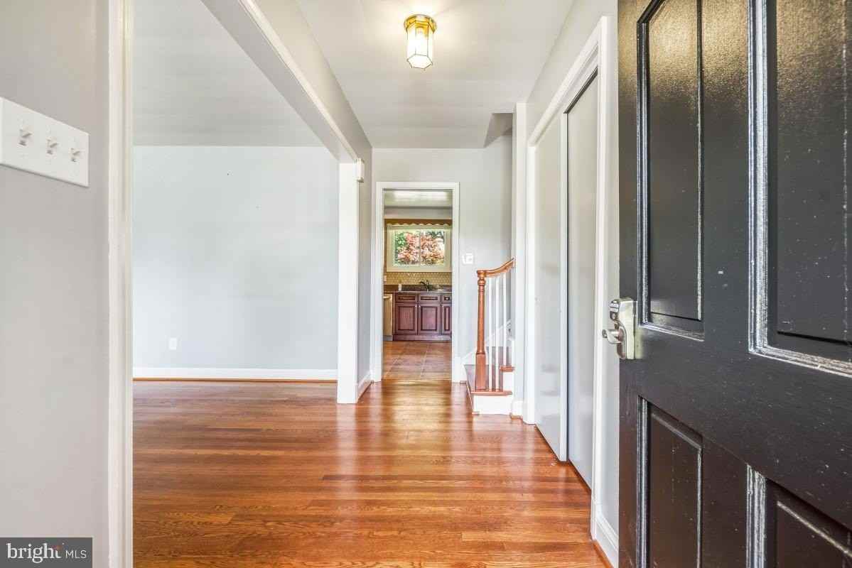 500 Derrydown Ln - Photo 3 of 30