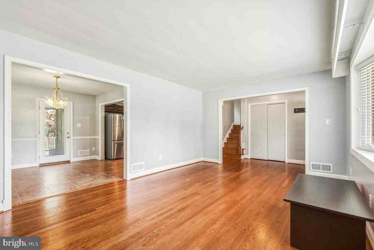 500 Derrydown Ln - Photo 5 of 30