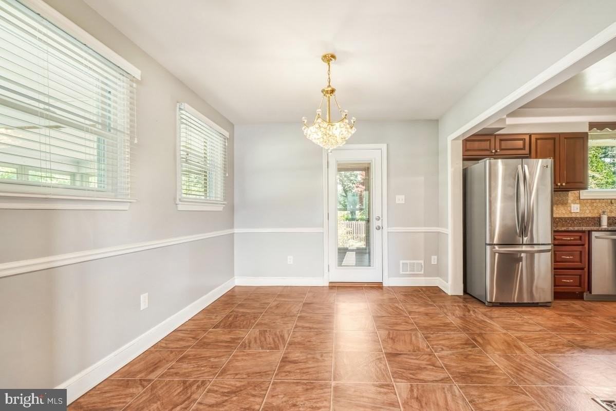 500 Derrydown Ln - Photo 6 of 30