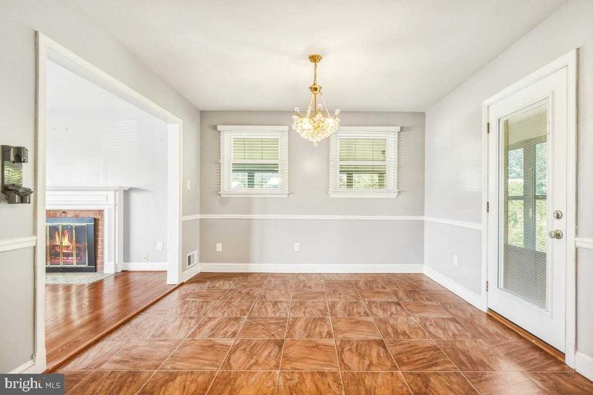 500 Derrydown Ln - Photo 7 of 30