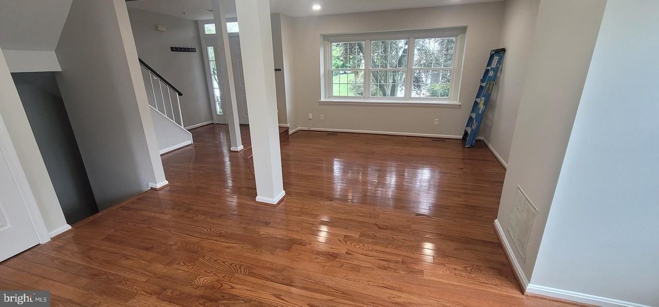 8413 Meadow Green Way - Photo 4 of 27