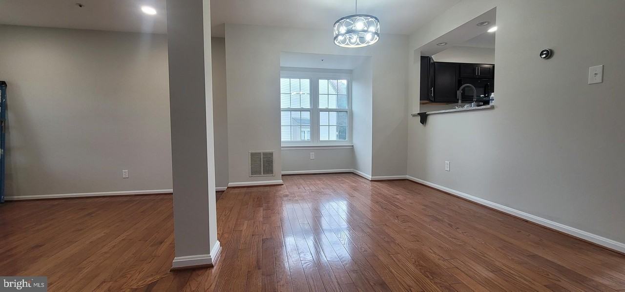 8413 Meadow Green Way - Photo 5 of 27