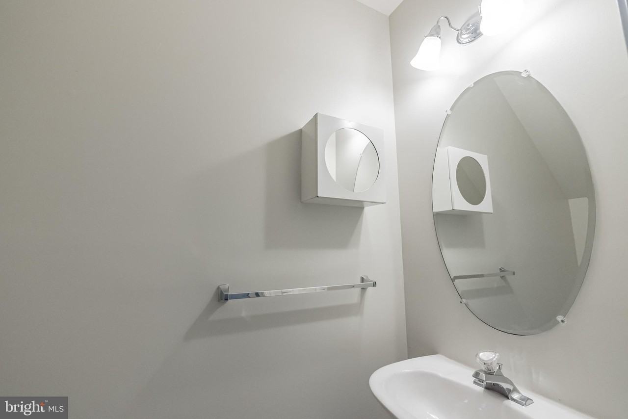 11715 Gunners Dr - Photo 3 of 30