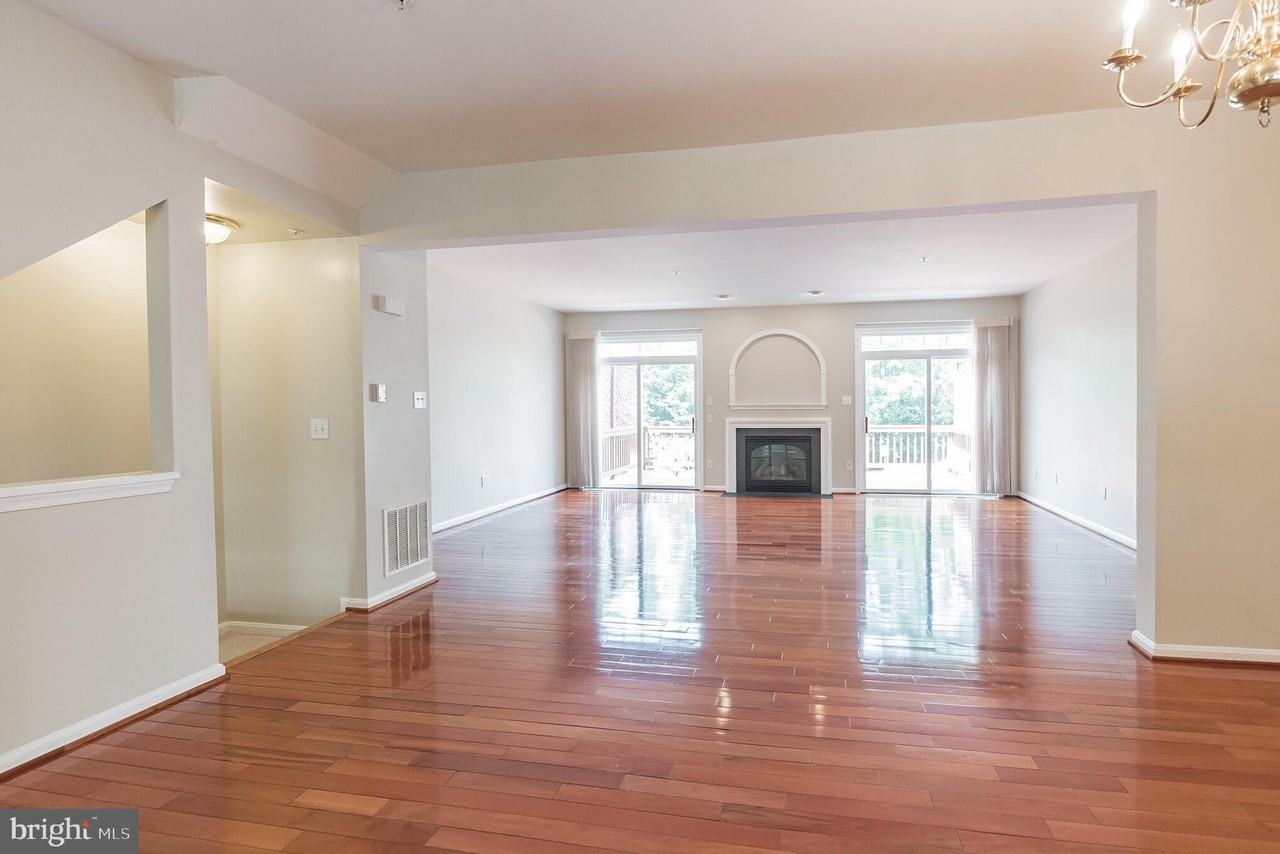 11715 Gunners Dr - Photo 6 of 30