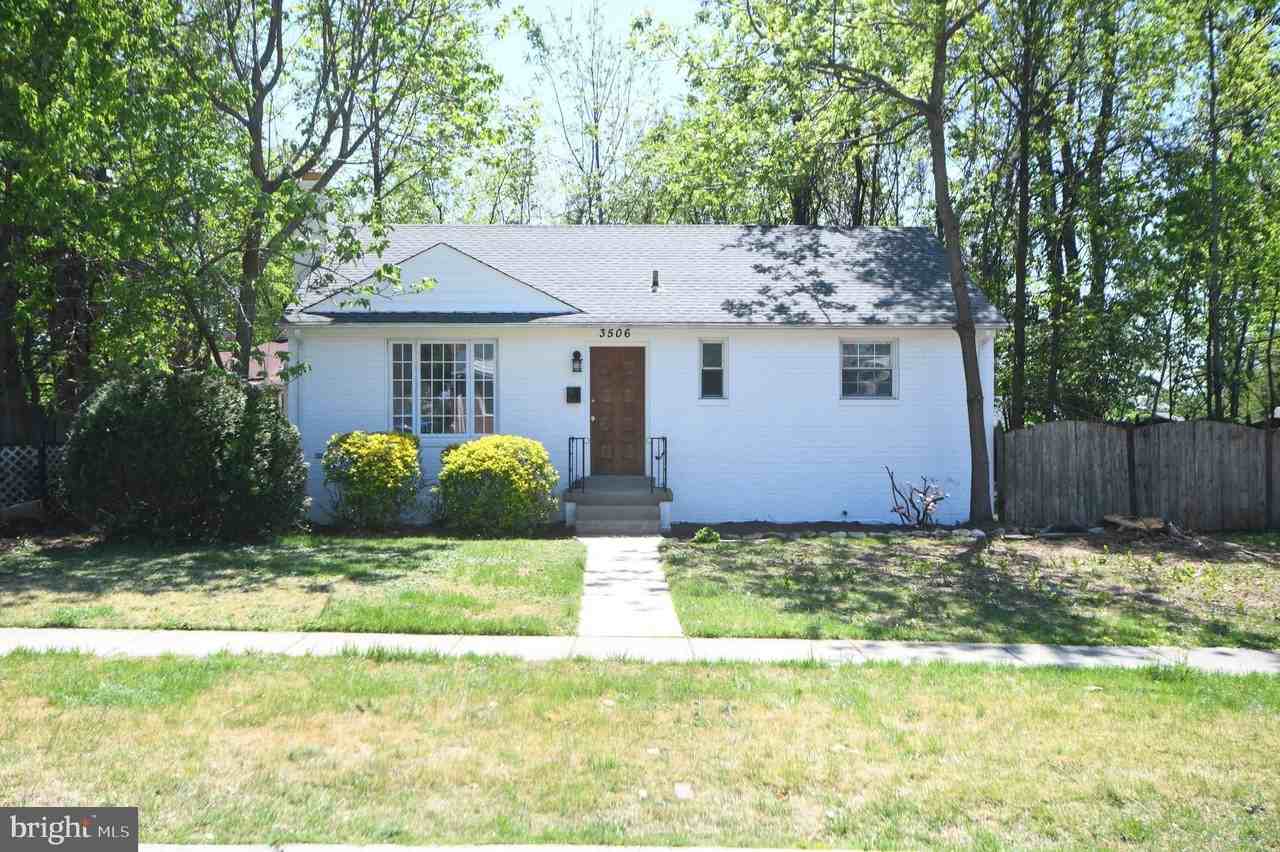 3506 Harrell St - Photo 3 of 50