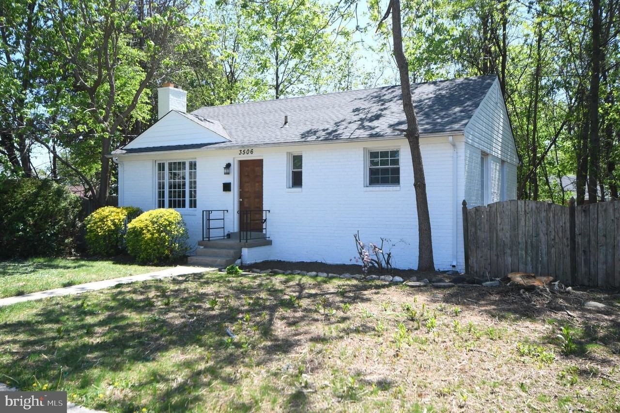 3506 Harrell St - Photo 4 of 50