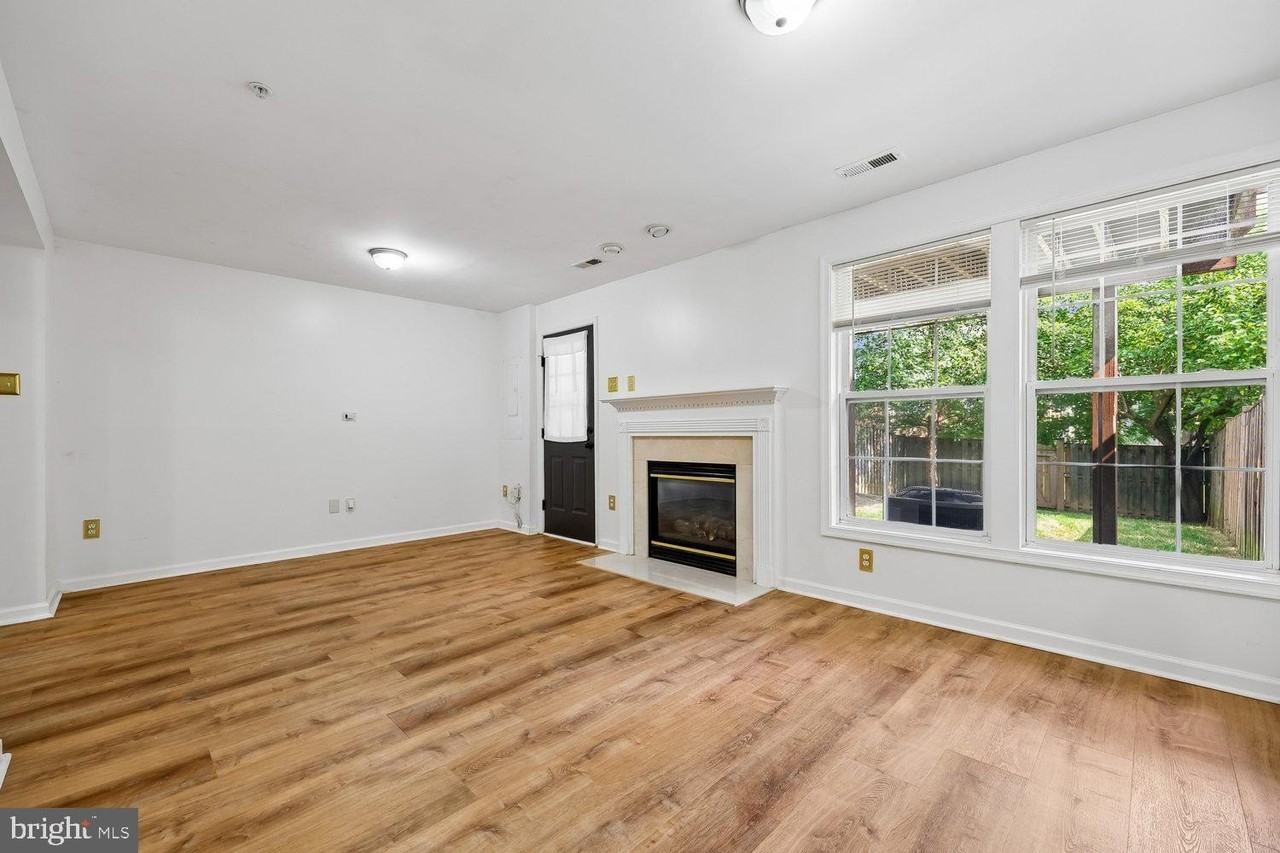 4616 Ripley Manor Ter - Photo 4 of 35