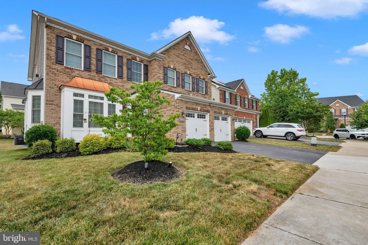 14611 Highbury Ln - Photo 2 of 36