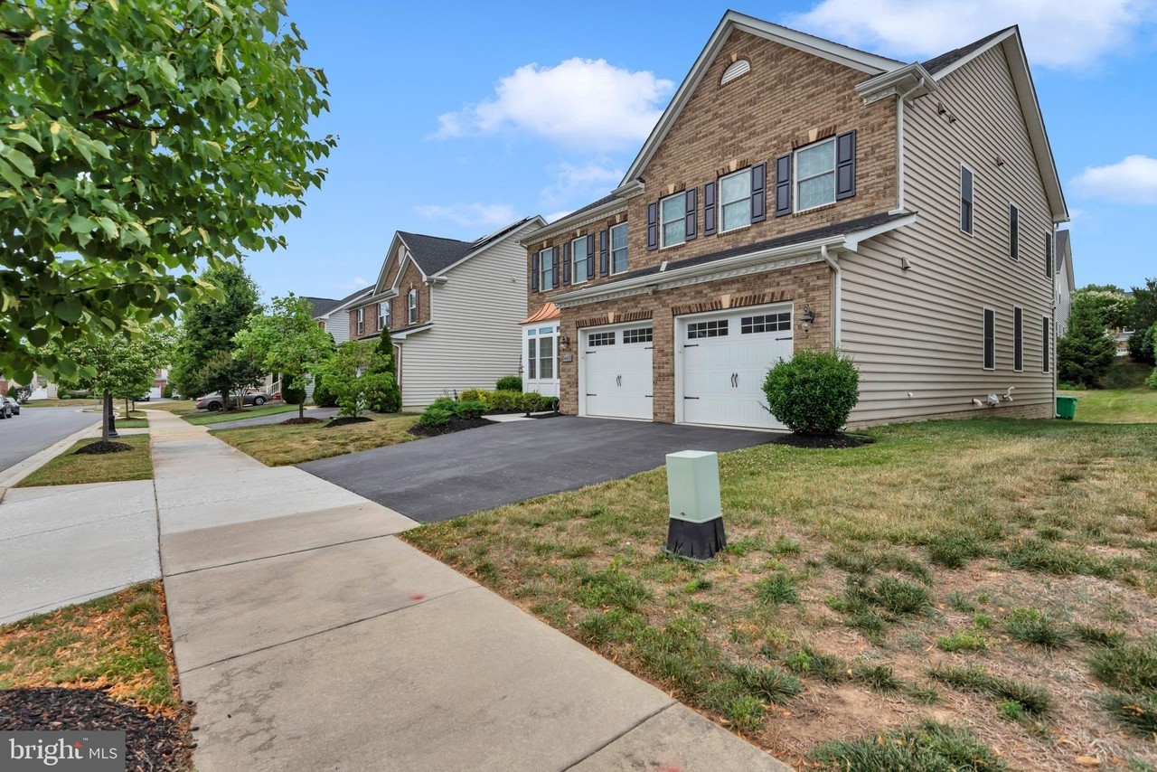 14611 Highbury Ln - Photo 4 of 36