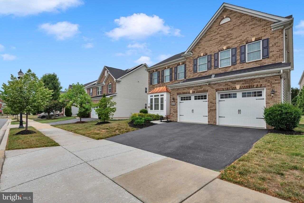 14611 Highbury Ln - Photo 5 of 36