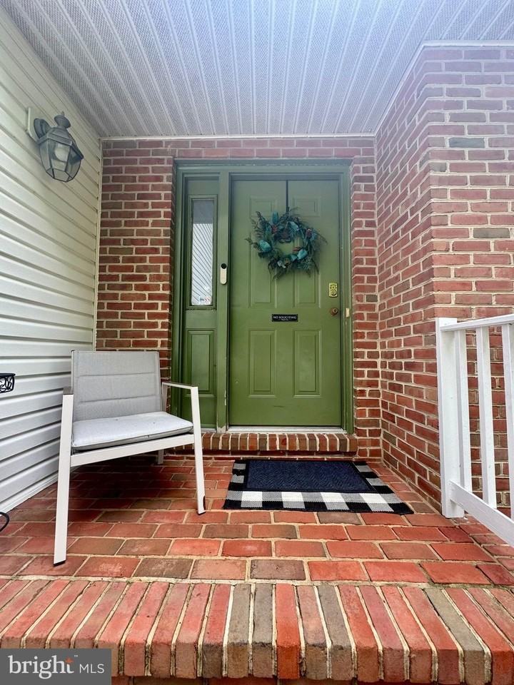 702 Cloverfields Dr - Photo 3 of 50