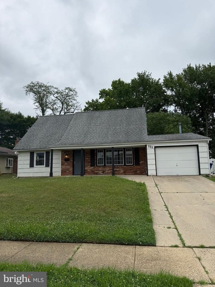 111 Edge Ln - Photo 2 of 37