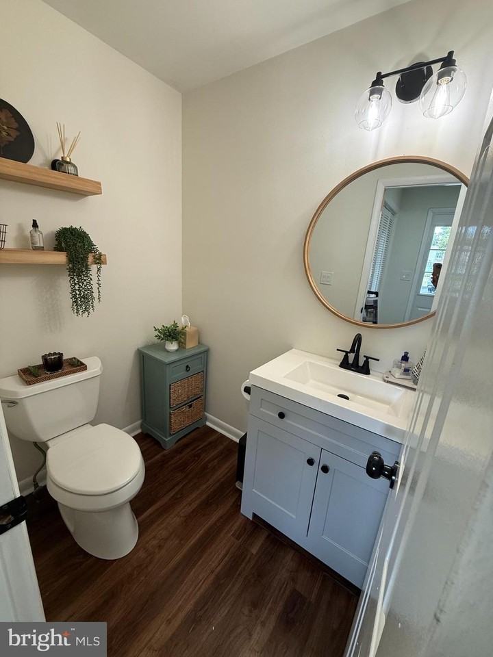 703 Stillhouse Ln - Photo 7 of 17